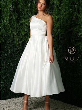 ANABEL Ivory Wedding Dress - Elegant Women's Bridal Gown
